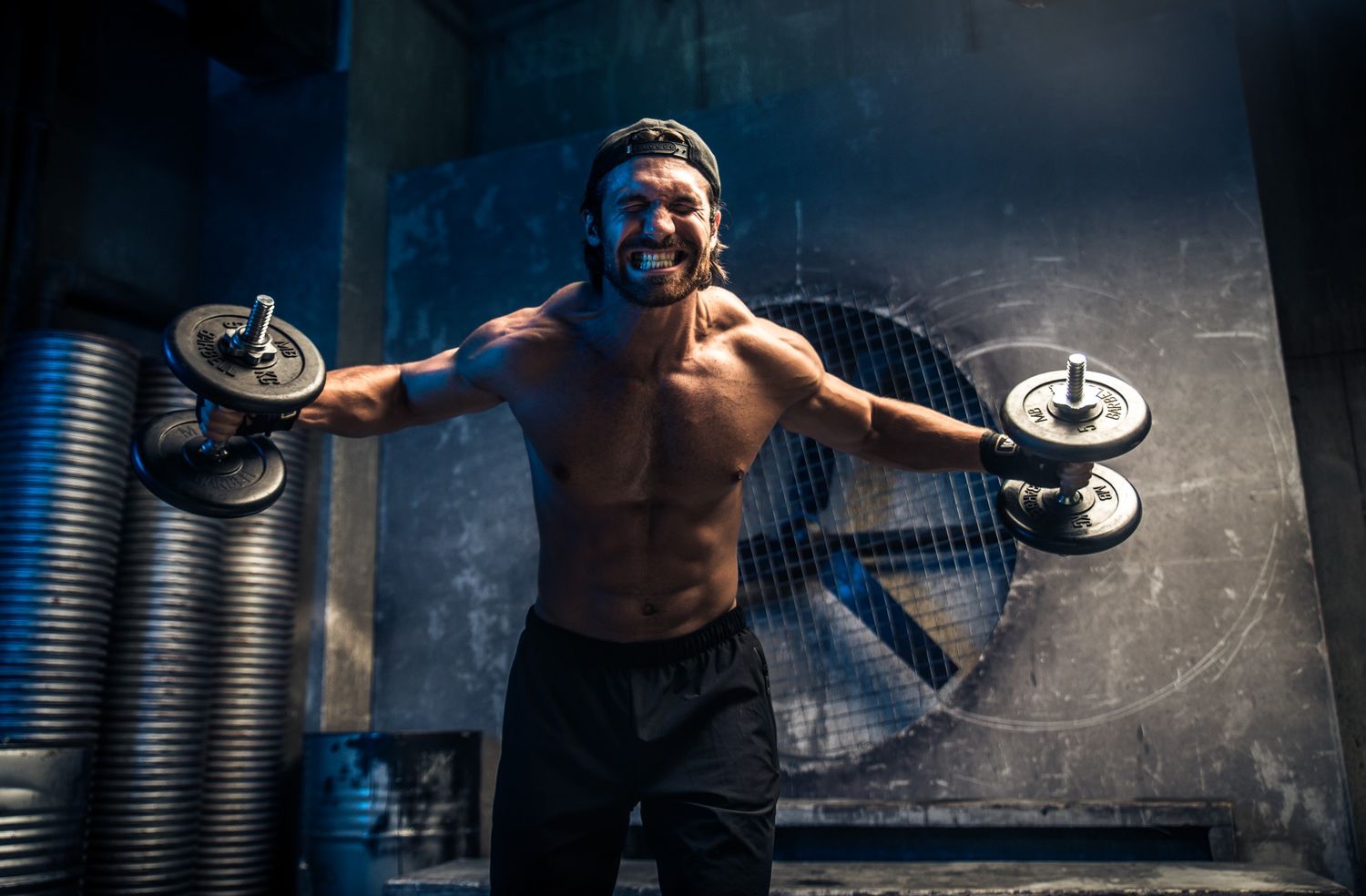 man training in a gym y2pw3he.jpg